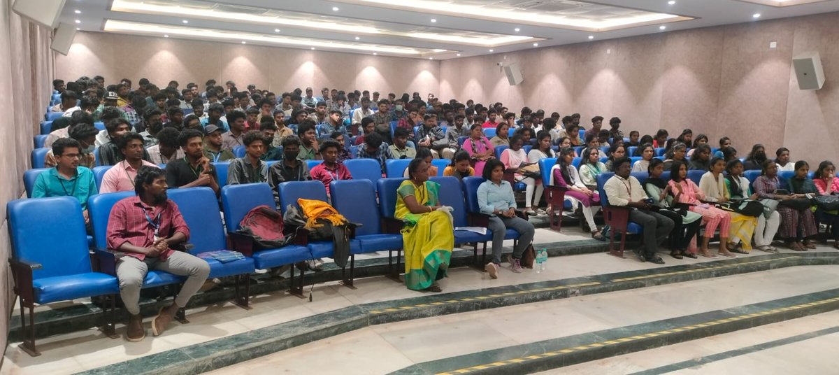 Kairaa Blockchain Academy concludes its successful three-day national seminar at VELS University, Chennai, exploring the importance of blockchain technology for BCA and MCA (Computer Science).
#kairaaacademy #BlockchainSeminar #blockchainacademy #learnblockchain #futuretech #tech