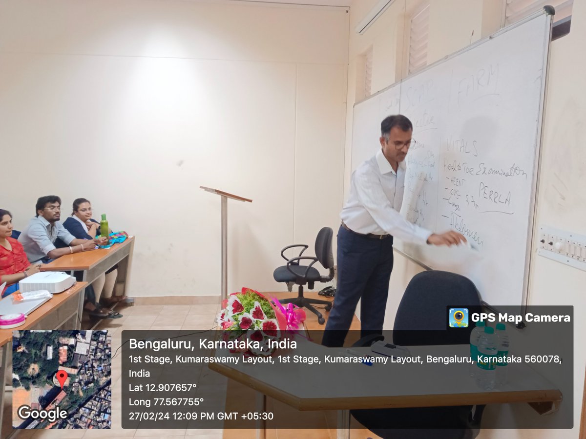 DSUBangalore's tweet photo. College of Pharmaceutical Sciences, hosted an engaging guest talk on “Case dissection from a Clinical Pharmacist perspective” on 27/02/2024. Participants explored into insightful discussions on patient care and clinical pharmacy practices.
#Clinicalpharmacy #Pharmaceutical https://t.co/gIiBdUHB4B