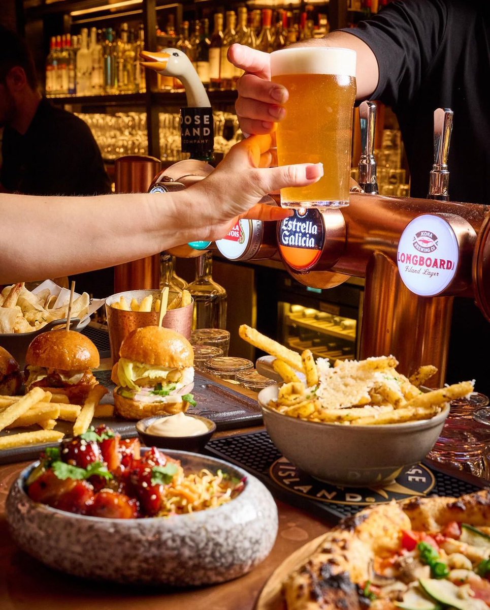 Escape the rain with legendary pub grub and a refreshing pint at the newly opened Goose Island Tap House JBR at FIVE LUXE 🍻🪿

For bookings, call 04 455 9989

#discoverfive #vibeatfive #fivehotelsandresorts #fiveluxe #gooseislandtaphousejbr #comeplay