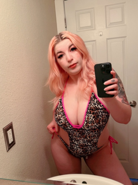 hiiii! if you wanna make my day and have me think of you often a gift is a great way to make that happen