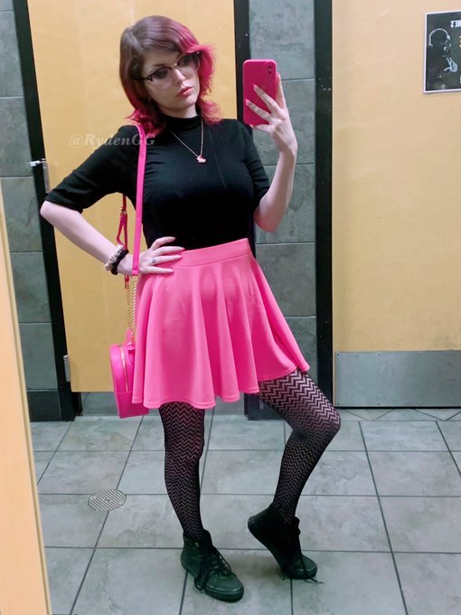 point me towards the nearest serving of tater tots!! thanks!!! 🌸💖✨ https://t.co/IGUWkwSMAA<a href="/tag/mvsales"class="tags"><span>#mvsales</span></a>