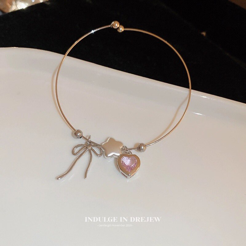 สร้อยข้อมือทรงน่ารักสุดๆ