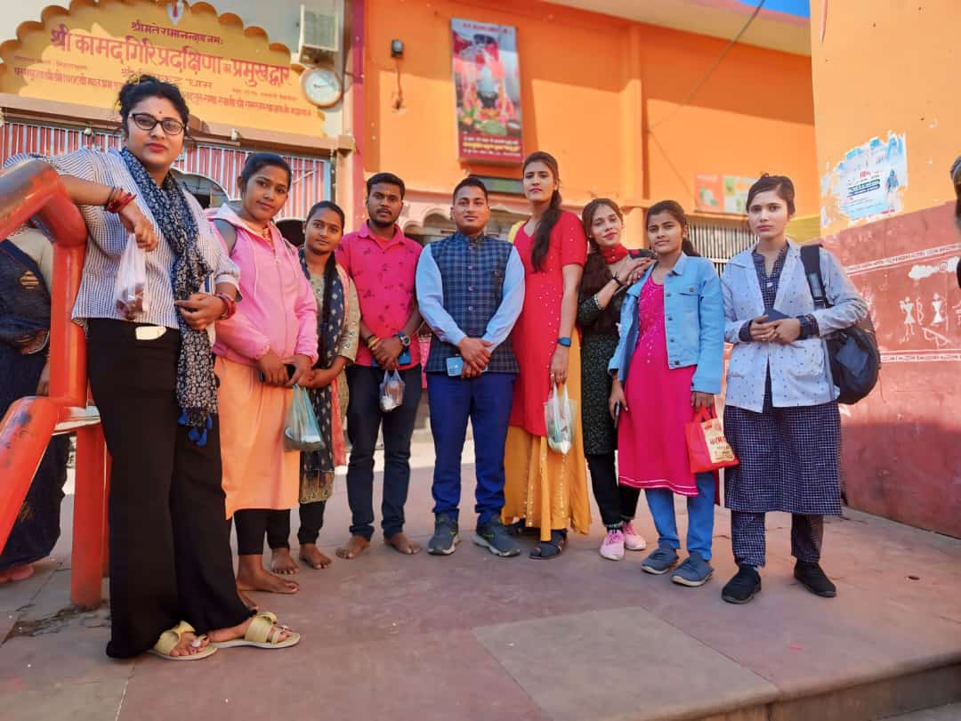 मुख्यमंत्री जनसेवा मित्रों को नियमित रोजगार देने की मांग करता हूँ। ये लोग प्रदेश के विकास के लिए अपना सर्वोच्च योगदान देते हैं। उन्हें अपने हक के लिए लड़ने का साथ देता हूँ। #मुख्यमंत्री_जनसेवा_मित्र
#जनसेवामित्रस्थाईरोजगार