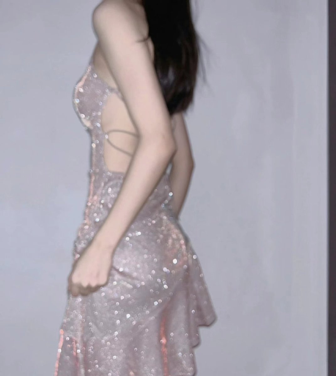 下雨了
只能躺板板