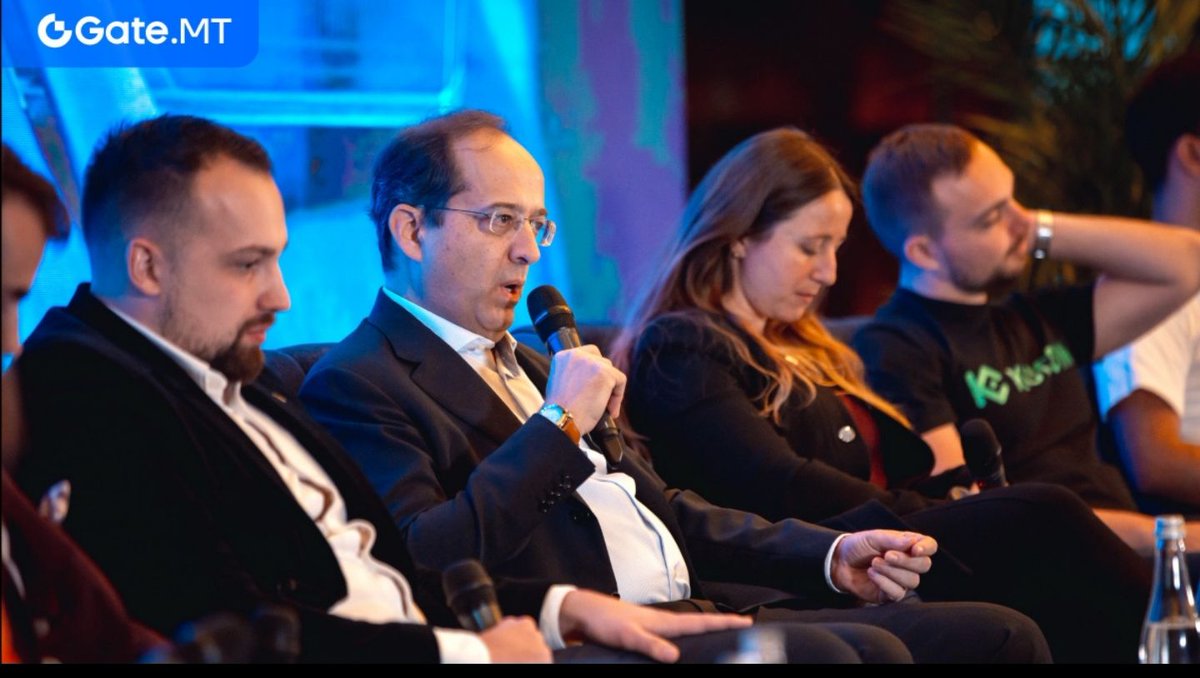 Gate_zh's tweet photo. https://t.co/fr8lAEF4RT CEO Giovanni Cunti 在歐洲加密貨幣博覽會上大放異彩,展示了 #GateMT 的願景和創新。
他深入探討了加密錢包和受監管交易所的重要性,並分享了有關這些領域的見解和策略,為平台未來的成功打下了基礎。同时為 https://t.co/fr8lAEF4RT 的持續發展提供了寶貴的啟示和方向 🏆。 https://t.co/fK8qu0DpKh