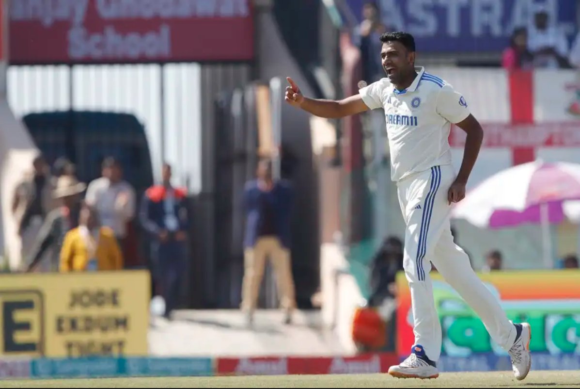 yashagarwal685's tweet photo. Most 5-fers in #TestCricket:
#Muralidaran🇱🇰 - 67
#Warne🇦🇺 - 37
#Ashwin🇮🇳 - 36
#Hadlee🇳🇿 - 36
#Kumble🇮🇳 - 35
#Herath🇱🇰 - 34
#INDvENG #JaisBall #BazBall #RohitSharma𓃵 #Kohli #ShubmanGill #KuldeepYadav #Bairstow #Sarfaraz #Gill https://t.co/AAzMAvwdd3