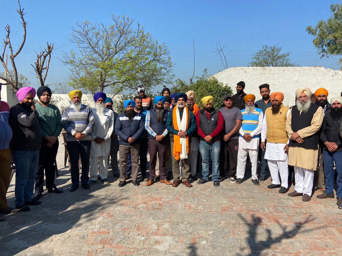 SandhuTaranjitS's tweet image. Interacted with our #farmers today at a prominent #pind in #Amritsar and discussed issues relating to productivity, higher value products &amp;amp; connectivity relating to Agriculture which will enhance their household incomes. Also emphasized the importance of developing education &amp;amp;