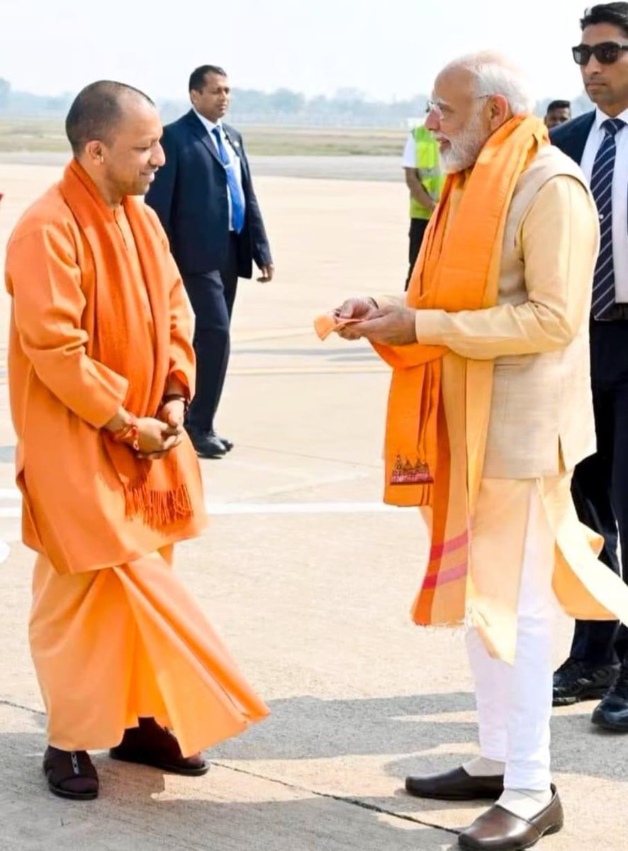 Gorakhnath Pandey Ex MP ( मोदी का परिवार) (@gnpandeymp) on Twitter photo उत्तर प्रदेश का सौभाग्य हैं कि हमारे पास आदरणीय <a href="/narendramodi/">Narendra Modi</a> और महंत श्री <a href="/myogiadityanath/">Yogi Adityanath</a> जी जैसे दूरदर्शी जन सेवक हैं
अबकी बार मोदी जी को हम सब कार्यकर्ताओं की गारंटी है कि इस बार चार सौ पार…
जय भाजपा! विजय भाजपा!
आपका - गोरख नाथ पाण्डेय
पूर्व सांसद भदोही, उत्तर प्रदेश उत्तर प्रदेश का सौभाग्य हैं कि हमारे पास आदरणीय <a href="/narendramodi/">Narendra Modi</a> और महंत श्री <a href="/myogiadityanath/">Yogi Adityanath</a> जी जैसे दूरदर्शी जन सेवक हैं
अबकी बार मोदी जी को हम सब कार्यकर्ताओं की गारंटी है कि इस बार चार सौ पार…
जय भाजपा! विजय भाजपा!
आपका - गोरख नाथ पाण्डेय
पूर्व सांसद भदोही, उत्तर प्रदेश