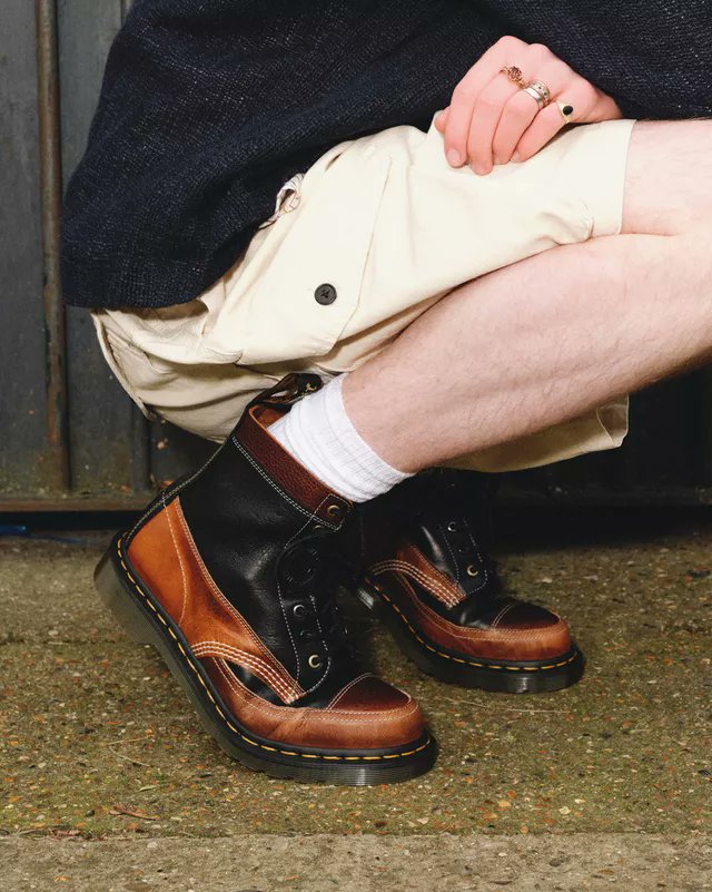 Step into timeless style with the 1460 Pascal Made in England Boots. 🇬🇧 Crafted from premium deadstock leather, these lace-up boots are a testament to classic design and durability. #DrMartens #MadeInEngland #ClassicStyle 👉bit.ly/3v4PEHK
