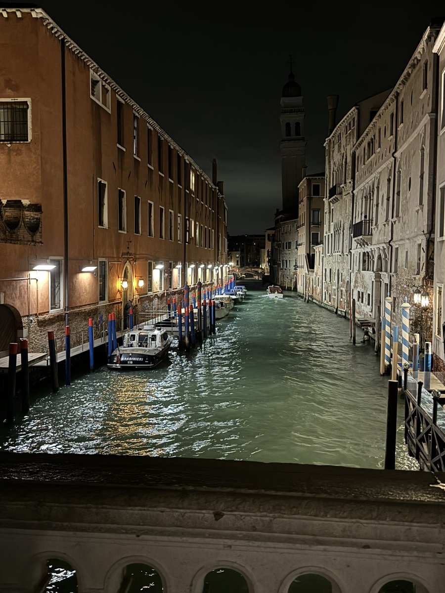 IHSTravelGroup's tweet photo. First night in Venice- It’s a Ve-Nice 🇮🇹 https://t.co/ZhBxSdPOuf