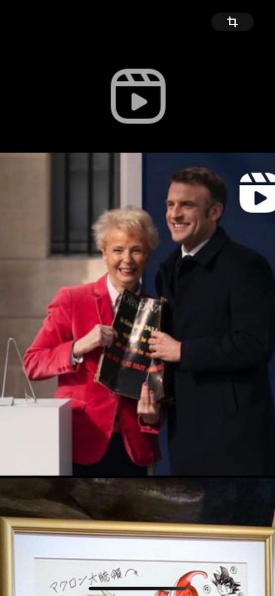 #8mars2024 Émotion lorsque le Président de la République m'a fait l'honneur de m'inviter à  monter à la tribune pour l' #IVGDansLaConstitution et que nous avons regardé ensemble le Manifeste des 343 dans  Le  Nouvel Observateur du 5 avril 1971 <a href="/Elysee/">Élysée</a> <a href="/feminists_city/">Feminists in the City</a>