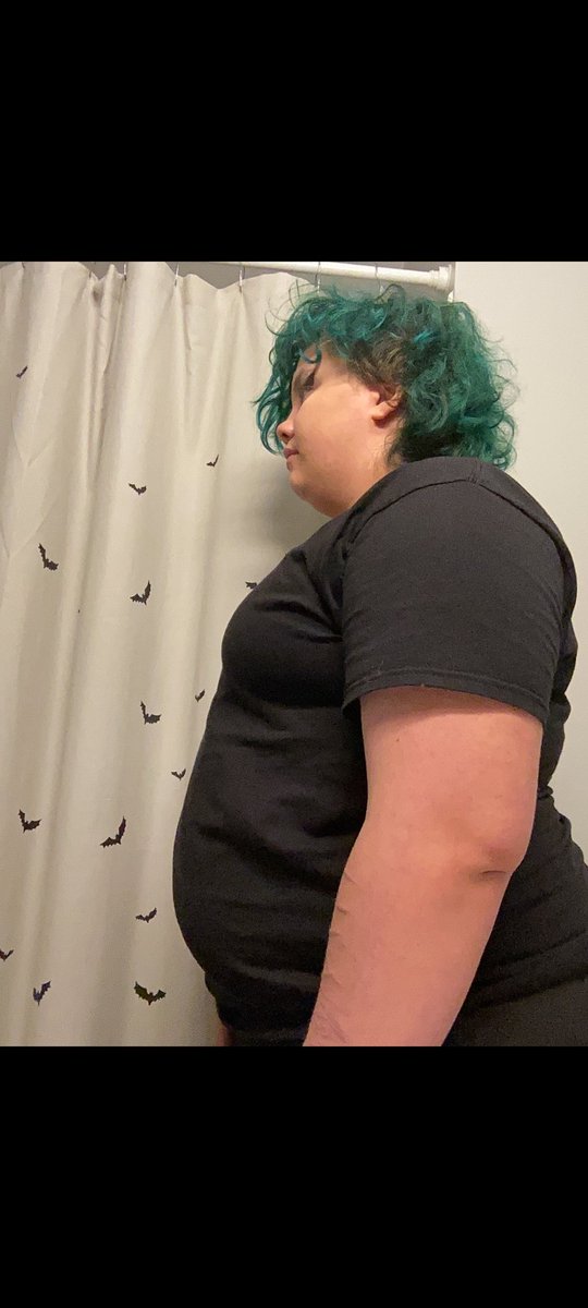 DepressedRat5's tweet photo. @slutdroppinglbs I'm not really obese anymore but i was like 7 months ago! (green hair is hw)  #edtwt #Fasting #beforeandafter https://t.co/kOusirPqow