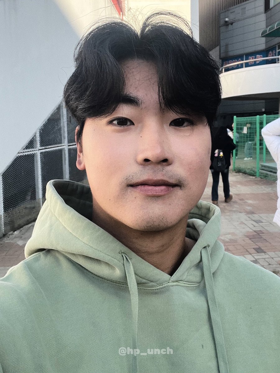 hp_unch's tweet photo. 20240309 규연, 페페

오늘도 친절하게 팬서비스 다 해주고 퇴근..🥹
고마워요.. 오랜만이라 반가우ㅗㅆ음.. https://t.co/9UeTNIIrLc