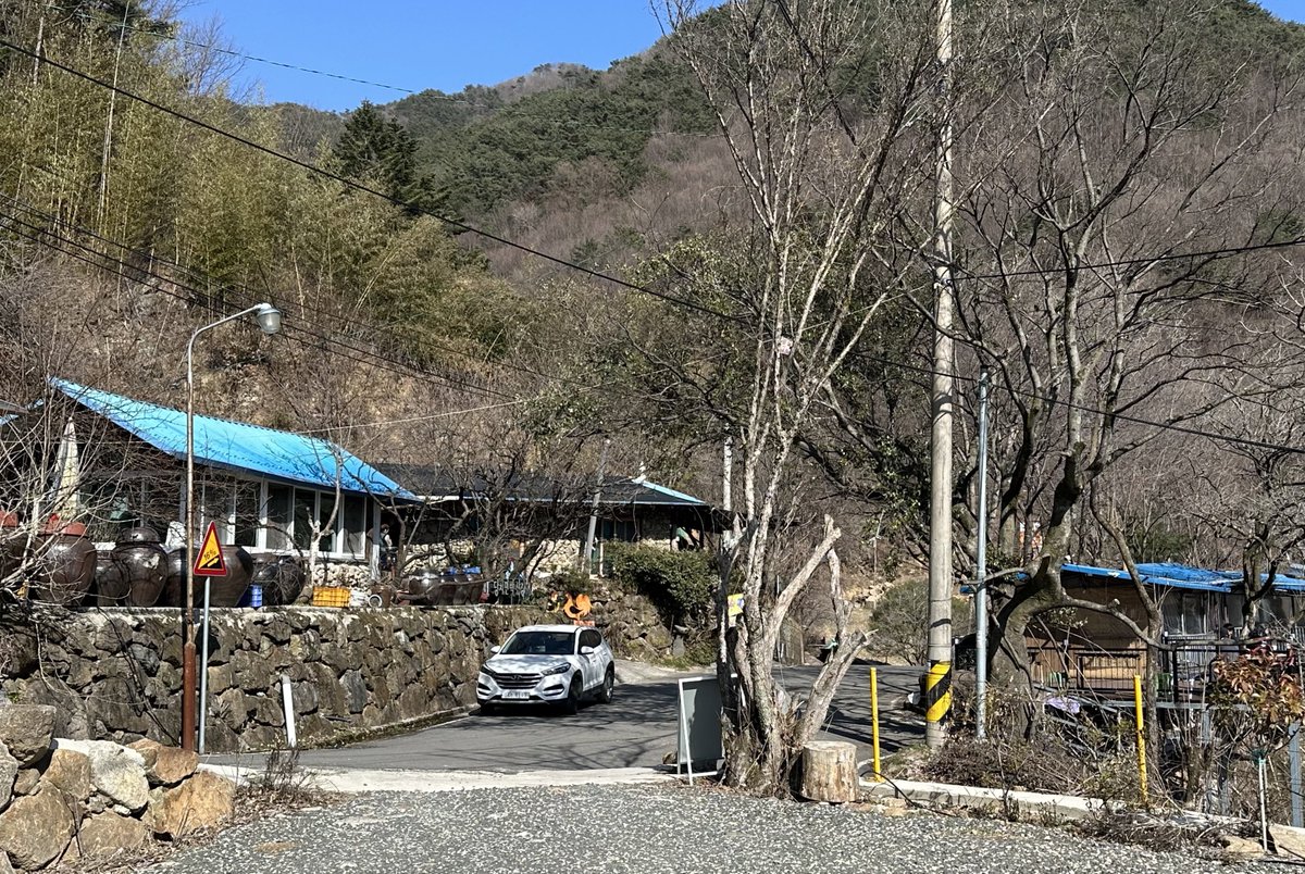 _DAILY_KIM's tweet photo. 지리산계곡에서같이토종닭구워먹을24살남자어디없나 https://t.co/llP3HFYeL3