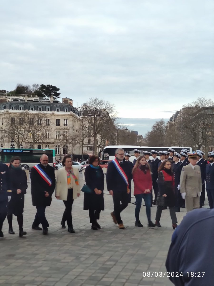 Femmes AdModerne tweet media