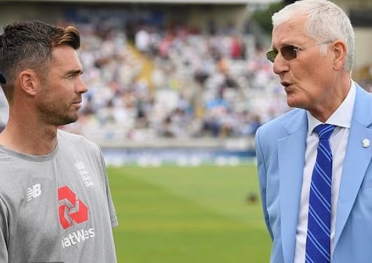 Unbelievable skill and longevity and a humble hero. Congratulations @jimmy9 700 not out. What a legend. 💙