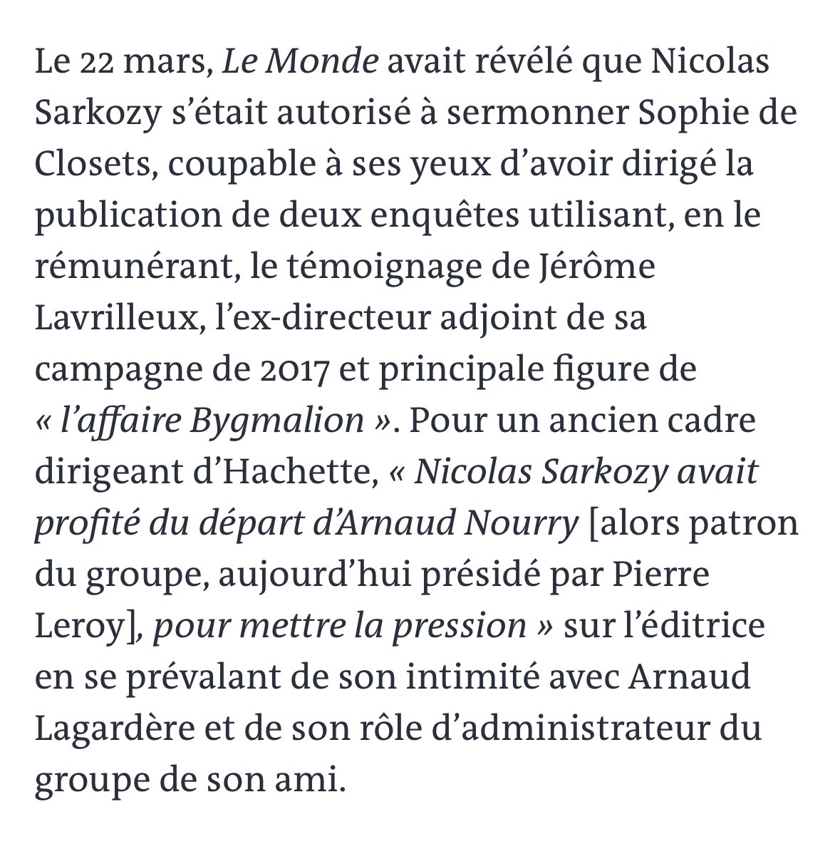 👋 Pour mémoire, lorsque Nicolas Sarkozy avait obtenu la tête de Sophie de Closets (pour avoir publié sur l'affaire Bygmalion), Isabelle Saporta avait envoyé un texto à Sarko pour lui... proposer ses services. 🤦🏽‍♀️ #tartuflette #Fayard @lemondefr