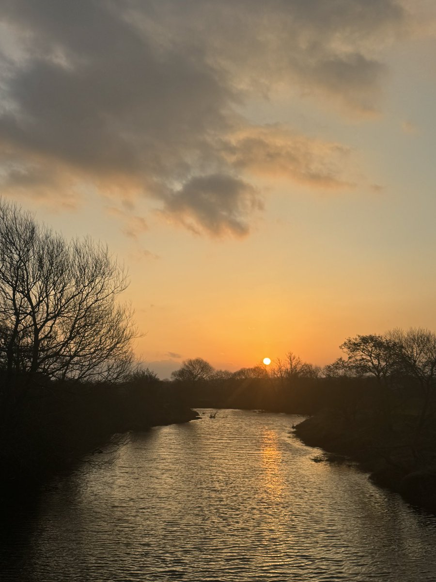 Cool, fresh (as my lovely dad would've said) and bright. Dawn at the Agivey River, Aghadowey #nature #poet