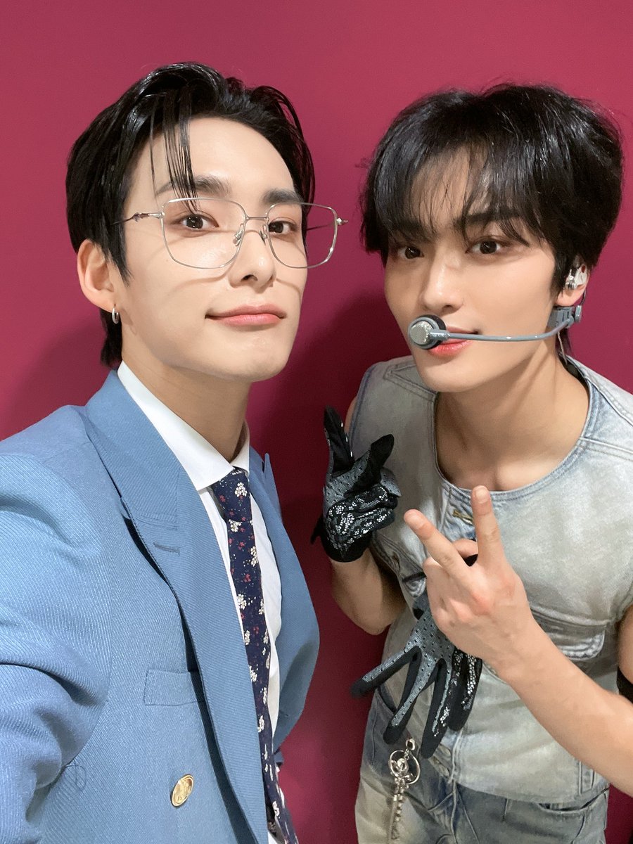 official_ACE7's tweet photo. 잘 생겼어
키 커
노래 잘해
춤 잘 춰
영어도 잘 해
몸까지 좋아
태영씨 반칙이에요 이건 
#CRAVITY #태영 #생태계교란 https://t.co/adEQtxOvqX