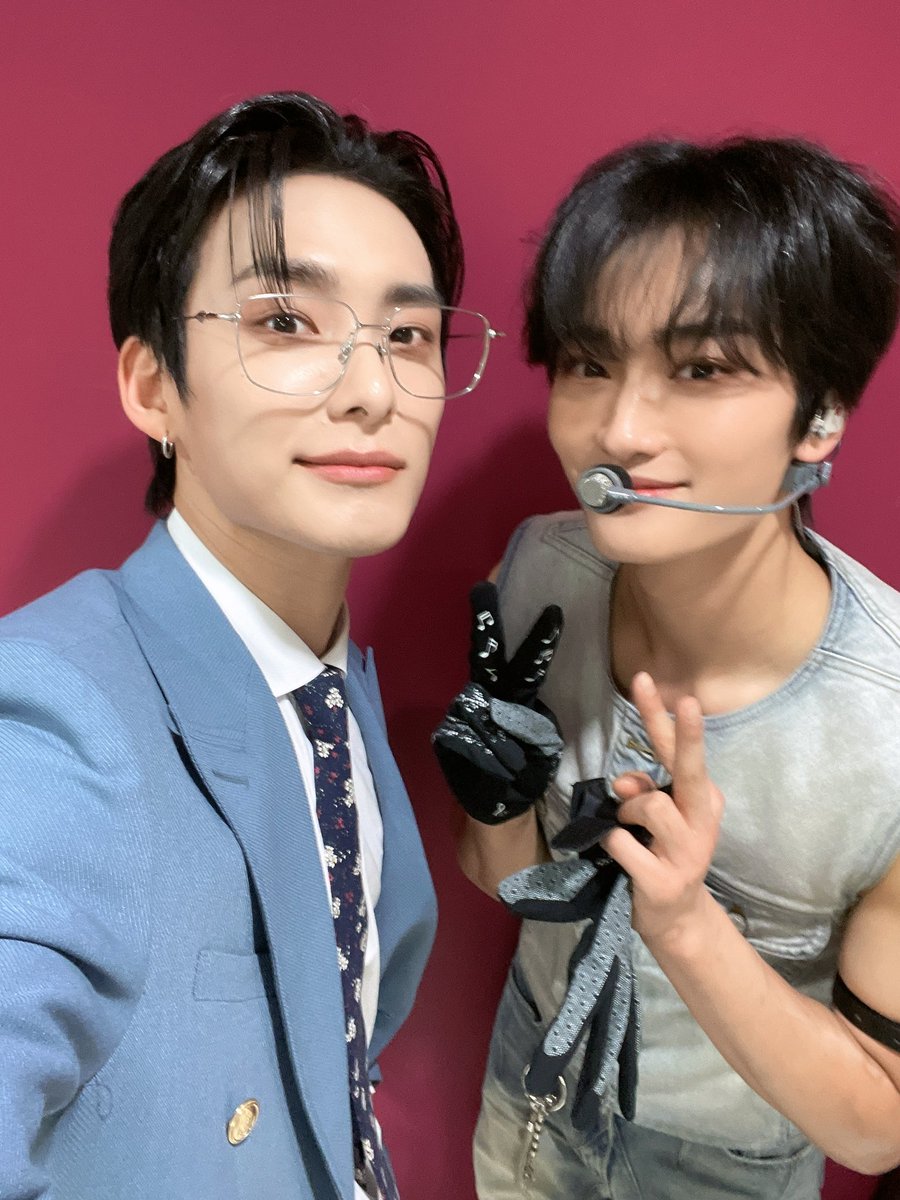 official_ACE7's tweet photo. 잘 생겼어
키 커
노래 잘해
춤 잘 춰
영어도 잘 해
몸까지 좋아
태영씨 반칙이에요 이건 
#CRAVITY #태영 #생태계교란 https://t.co/adEQtxOvqX