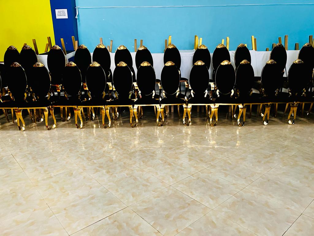 Are you team #BlackAndGold ☺️☺️☺️ We got you covered. Bookings ONGOING #LUXChairs +254 726 689 848 / +254 736 883 475 #BlackGoldThemes #JazikaSetUps #JazikaDecor #ConnectingPeople #ConnectingBrandsWithThePeople #ConnectingBrands #detailsforexcellence #OnYourSide