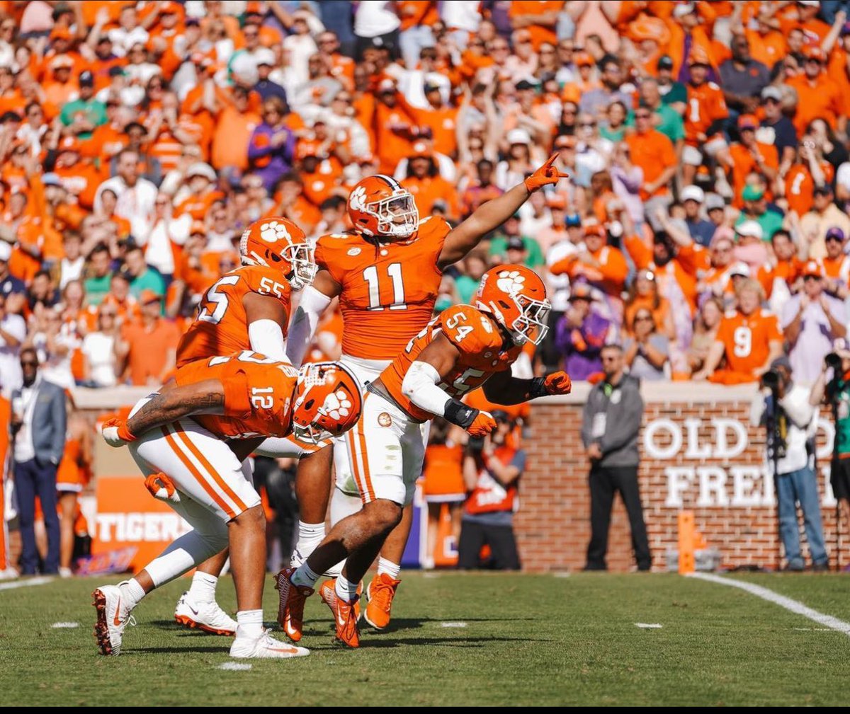 Excited to be in Death Valley today!! @ClemsonFB @CClemente247 @BarstoolClemson @ClemsonInsider @SWiltfong247 @JeremyO_Johnson @SwickONE8 @CoachBeck56 @CoachEason1 @lukewinstel @ChadSimmons_ @RecruitClemson