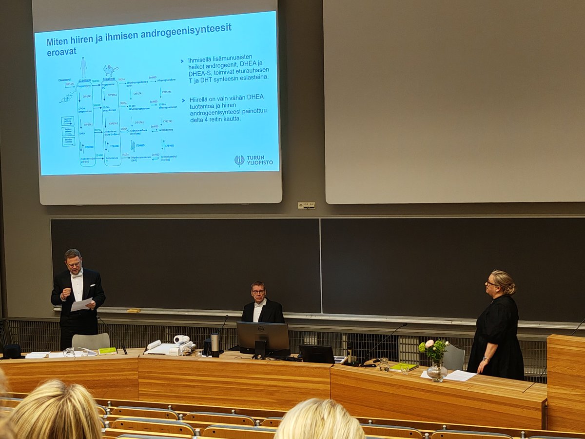 Great PhD defence yesterday in @UniTurku with clinical and preclinical worlds converging in #cancerresearch for #VCaP cells and androgens/AR esp. in adrenal gland. Congrats Riikka Huhtaniemi for an excellent PhD, to supervisors & @MirttiTuomas for serving as a great opponent 🥳