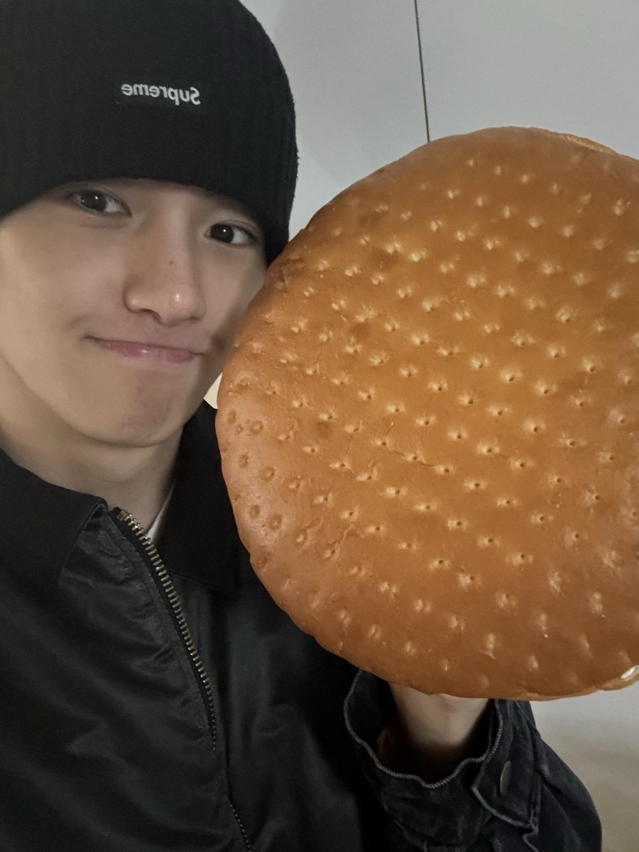 우리 재현이 얼굴보다 큰 대빵크림빵