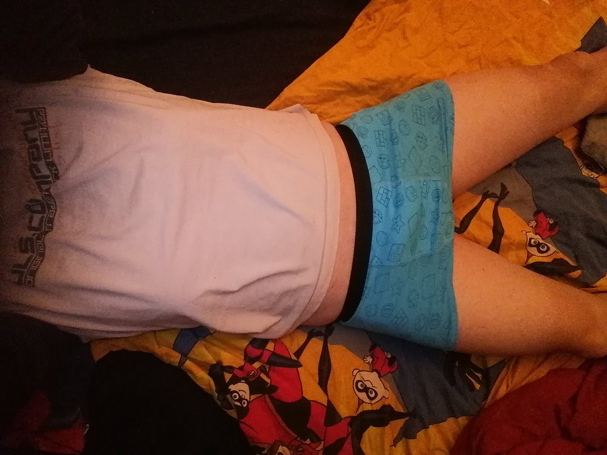 NewboyAbsl's tweet image. Today i'm trying Big boys briefs.
I have two questions :
Which one is the best?
Do you think i'll keep them dry?