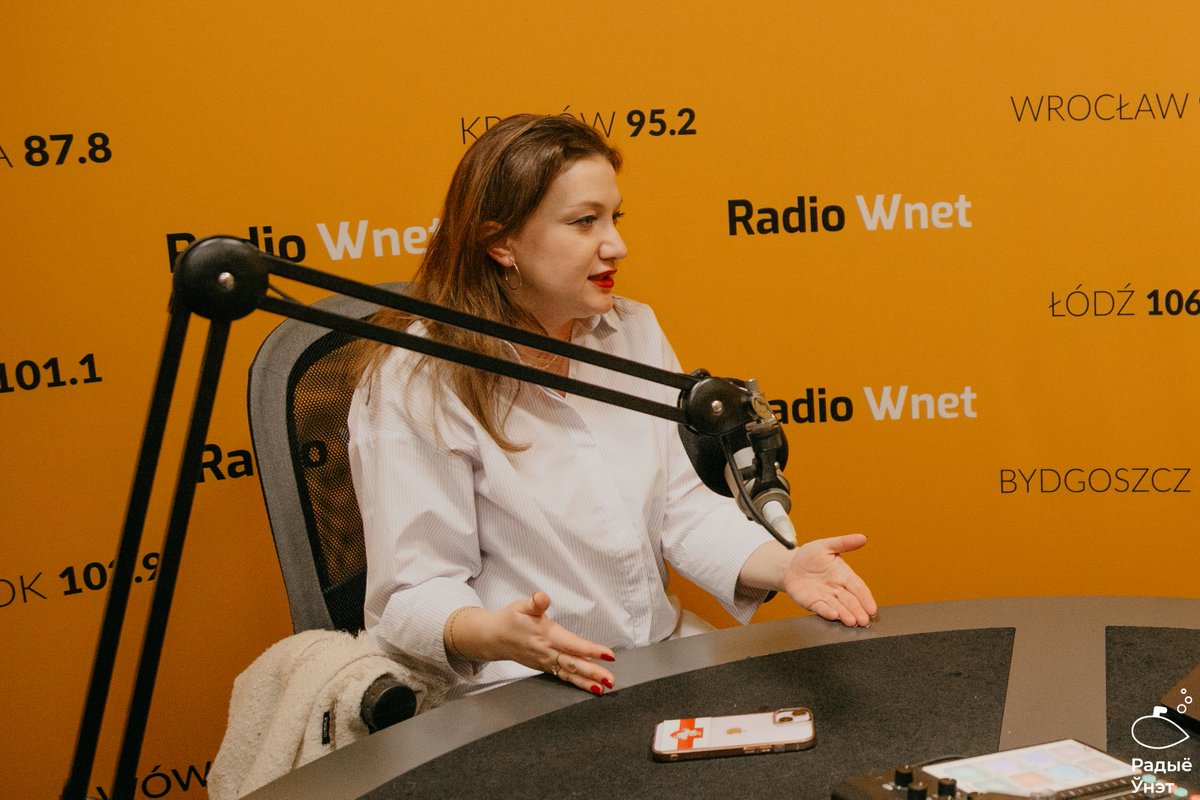 "Калі да нас упершыню патрапілі адвакаты, яны прасілі блізка да іх не сядаць, такі страшны быў ад нас “водар”
З былой палітзняволенай Вольгай Скрашчук абмеркавалі ўмовы ўтрымання жанчын у беларускіх турмах. radiounet.fm/volga-skrashch…