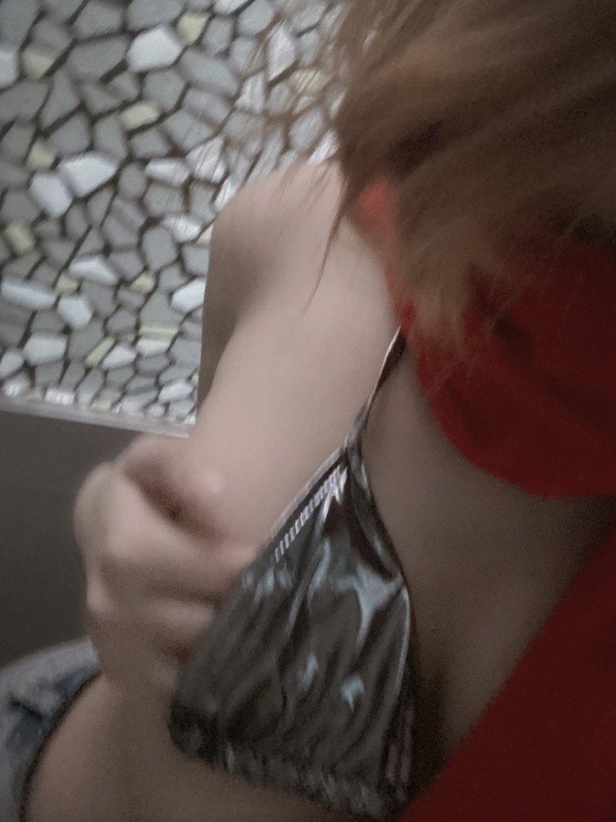 siley__19's tweet photo. quên nyc đi, em tới rồi hehe https://t.co/QOPyKVrbhV