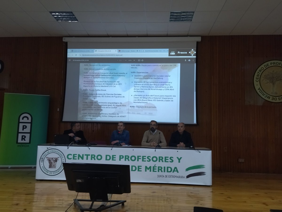 MartnClaudio's tweet photo. #iex005 Mil gracias a los organizadores del VI encuentro de docentes de Ciencias Sociales de Extremadura. Empezamos otro año más a disfrutar del compartir experiencias entre todos. https://t.co/N9dJzgas0E