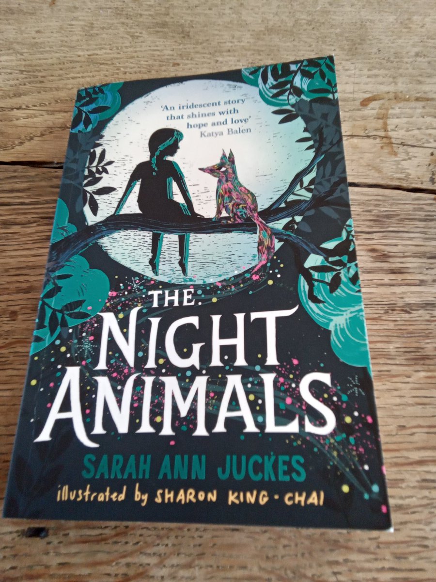 Just finished this which was lent to me by a child at school. Utterly beautiful book about hiw difficult it is to ask for help rather than trying to hold it all together by yourself. #TheNightAnimals @sarahannjuckes