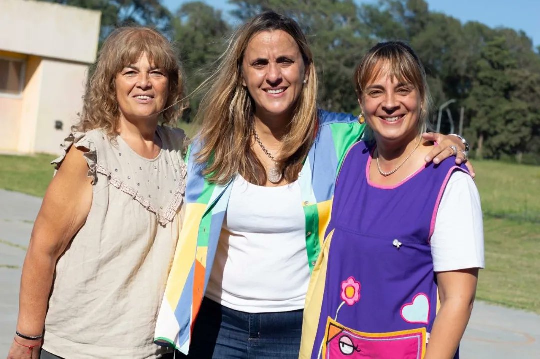 Trabajar por espacios educativos en donde se puedan garantizar los procesos de aprendizaje, nos sigue manteniendo “despiertos y activos” a quienes trabajamos por la educación en nuestra ciudad.

<a href="/jmllamosas/">Juan Manuel Llamosas</a> 
<a href="/MartinLlaryora/">Martín Llaryora</a> 
<a href="/gobderiocuarto/">Gobierno de Río Cuarto</a> 
<a href="/HAFerreyra/">Horacio Ferreyra</a> 
<a href="/claumaine/">Claudia Maine</a>