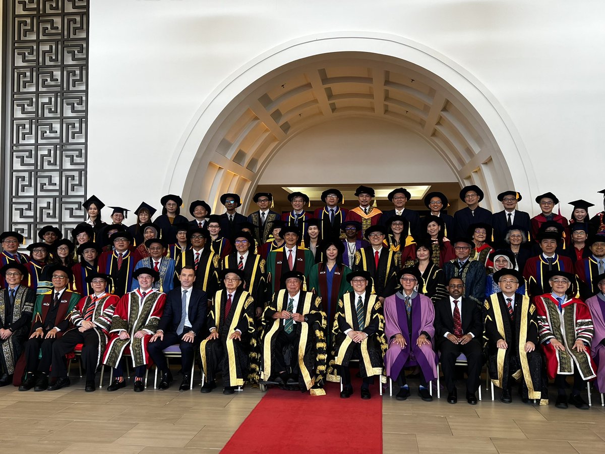 During my convocation speech in front of 2000 graduates and their families I took the opportunity to highlight the strong links between #malaysia and #australia with The Australian High Commission represented along with other Ambassadors and Embassies.
