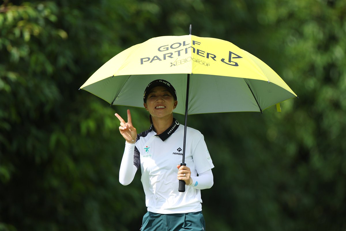 LPGA's tweet photo. Lydia Ko is one win away from entering the LPGA Hall of Fame.

She has a share of the lead entering the final round of #BlueBayLPGA. https://t.co/g92DVrc8dm