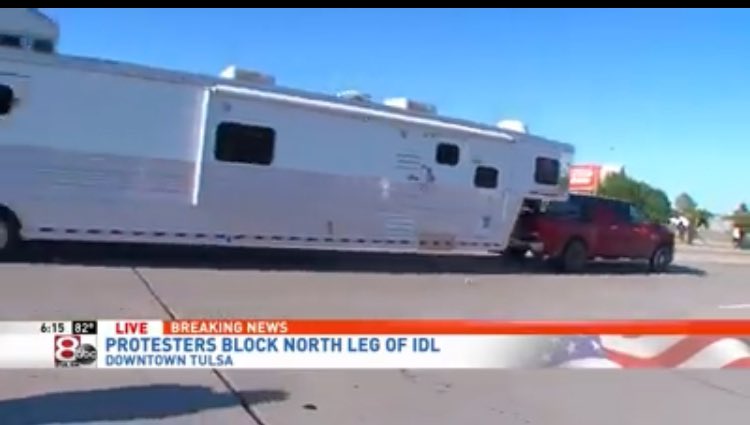 Health00810's tweet image. CONTEXT:

No charges for man who drove through Tulsa protesters, DA says truck was attacked 

TULSA, Okla. (KTUL) – Charges will not be filed against the driver of a pickup pulling a horse trailer that went through a crowd of protesters May 31 on Interstate 244, Tulsa County…