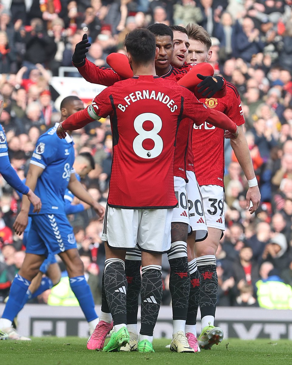 Premier League tweet media