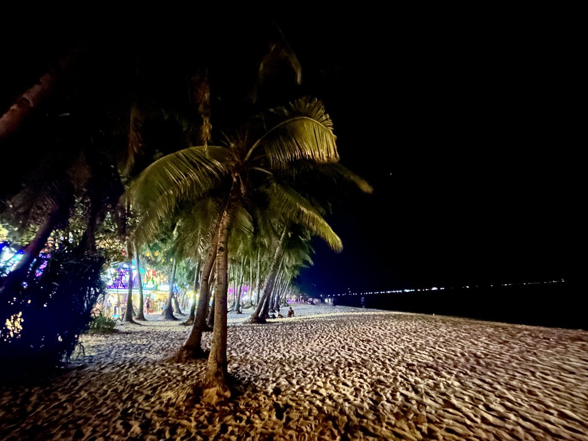 pisyungdg's tweet photo. It's nice to see you again, #Boracay https://t.co/iGJ4Tyepaw