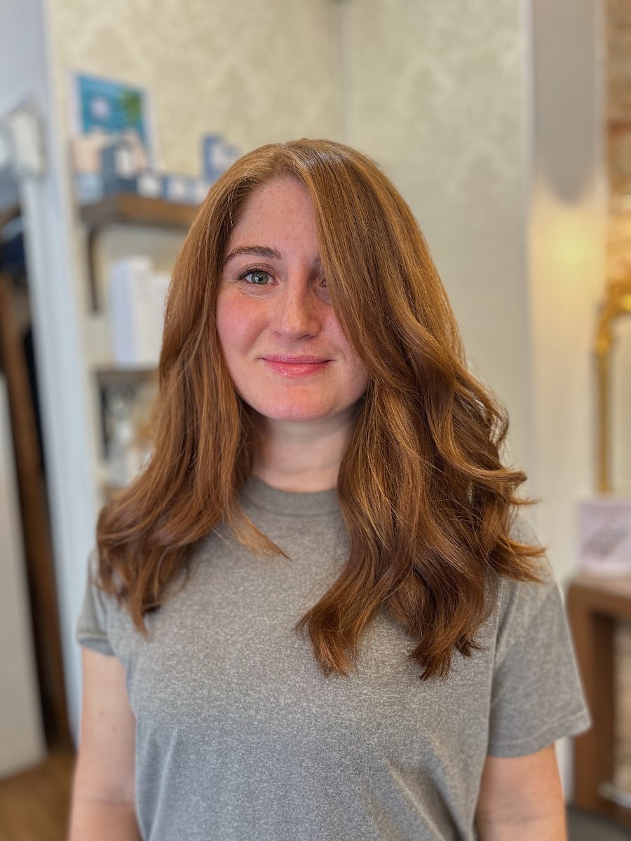 Onda_Salon's tweet image. The professionalism of our stylists provides instant confidence to our clients. 🔝

#barcelonahair #professionalstylists #hairconfidence #hairmakeover #hairconsultation #experthaircare #hairtransformation

RESERVAR BOOK ONLINE:
🌐 i.mtr.cool/gtxvrhbdno