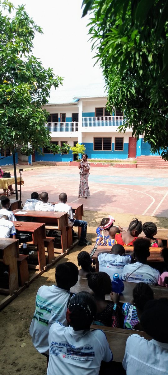 dyferap's tweet photo. #JIF2024 , la Poste de la #Dyferap, @MerveillesKamba était aujourd'hui au Collège St Jean-Baptiste de la Sale de Mitendi pour parler aux #eleves sur l'historique du 08mars et les sensibiliser droits des #femmes . Ils n'ont pas manqué de penser aux enfants et eux femmes de l'Est. https://t.co/pNILELbwdZ