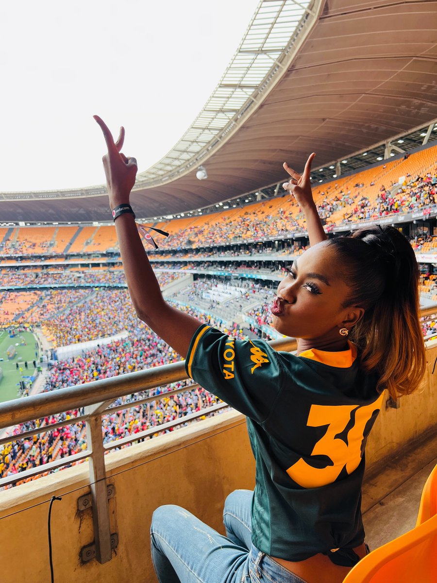 callherthato's tweet photo. #VodacomTurns30 

Let’s go Kaizer Chiefs 

Thank you so much Vodacom for this bestie ❤️❤️ https://t.co/f7Fva63080