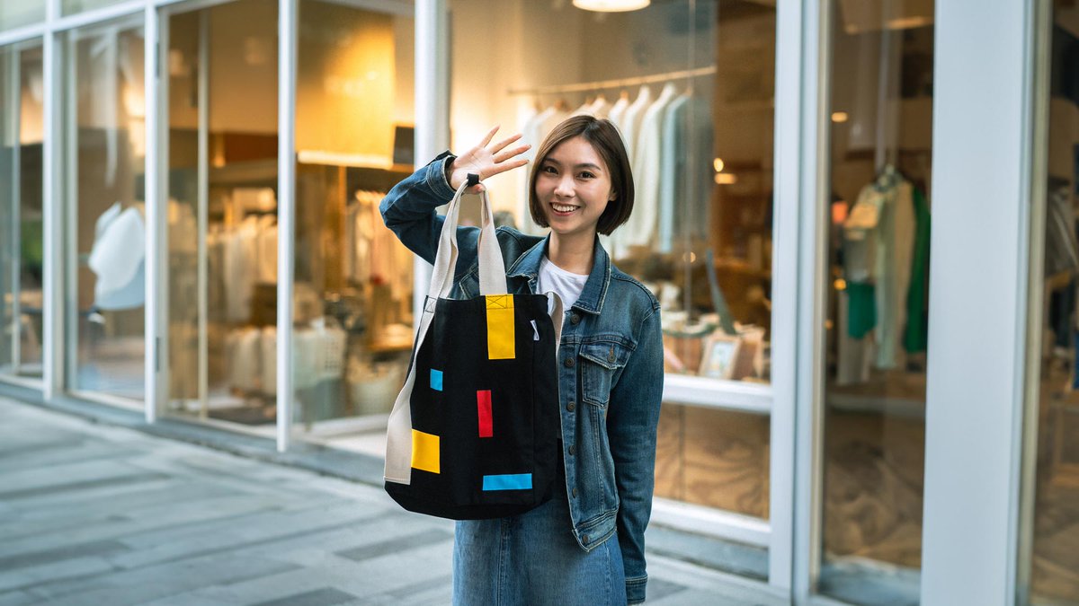 美股开户新手教程:写给老婆的家庭投资手册 luolei.org/start-investing
唱响经济光明论的春风吹到美利坚，人人都是巴菲特的美好时光又回来了🥹。以我老婆的亲身经历，从一个「美股小白」的角度，记录一下她最近这段时间美股开户、入门的经历，分享一些微小的经验和注意事项。