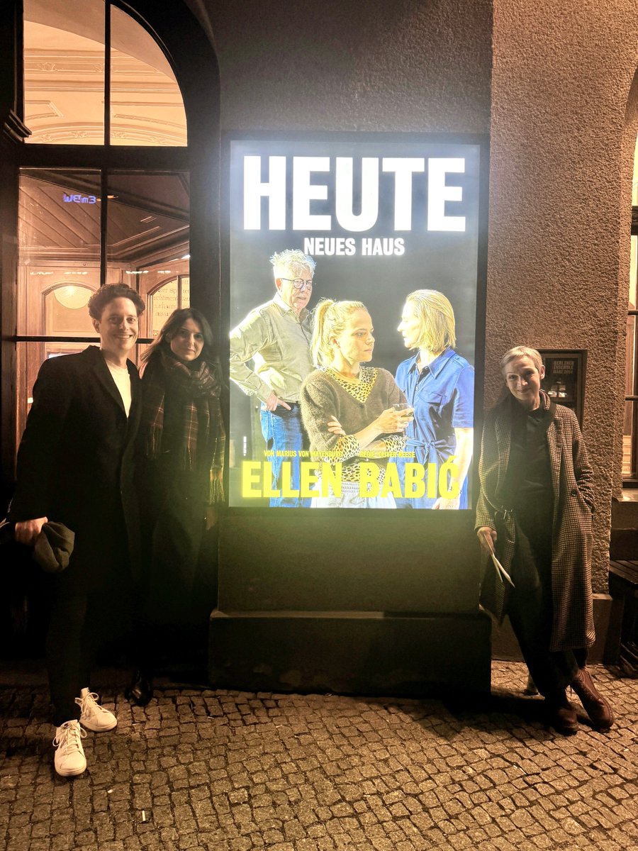 blnensemble's tweet image. Theater und die Welt: in unserem Podcast &quot;Wie war&apos;s?&quot; geht Marion Brasch jede Woche mit prominenter Begleitung ins Theater und im Anschluss sprechen sie in der Kantine drüber. diese Woche waren @IrisGavric und @matthias_renger in &quot;Ellen Babić&quot;. berliner-ensemble.de/podcast #BEpodcast