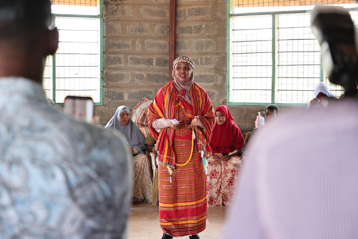 UmmiMBashir's tweet photo. Earlier today, I conducted a grassroots sensitization meeting with women in Garissa, focusing on cultural preservation and the significance of ushanga, Accompanied by the Area Mp @DekowMajor . 

This initiative aligns with @UshangaKE core mandate of Cultural Preservation and Protection for Socio-Economic Empowerment, particularly targeting women, especially those from pastoralist communities. The aim is to foster a deep understanding of cultural heritage, ensuring its preservation as a means to empower women socio-economically. This endeavor underscores my commitment to uplifting women and promoting cultural sustainability.