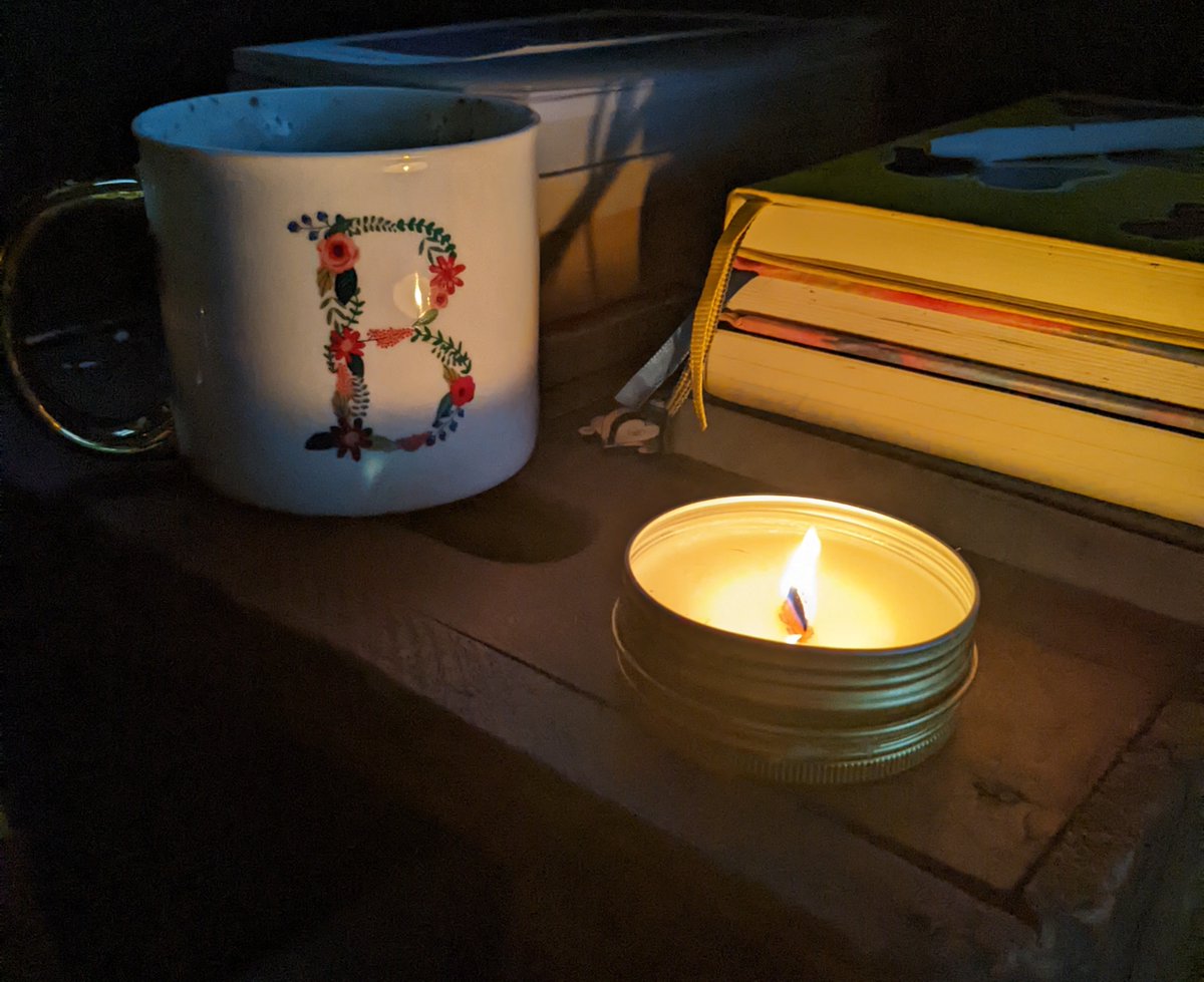 _beckygonzalez's tweet photo. be a light 🕯️
#SeeWhatIDidThere

"...let your light shine before people..."
matthew 5:16 https://t.co/6CMN6uRMCl
