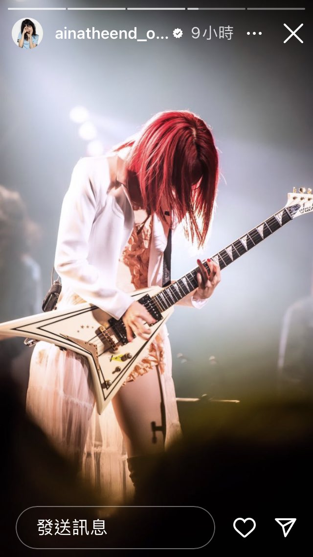 tetsu_cleaner's tweet photo. アイナさんがZeppツアーで使うギターは格好良いけど、座って弾くのはちょっと不便だね😎
AiNA在Zepp巡演用的吉他很帥氣,不過不太方便坐著彈😎
#Jackson
#RRT3 https://t.co/AnV8ggUKQ7