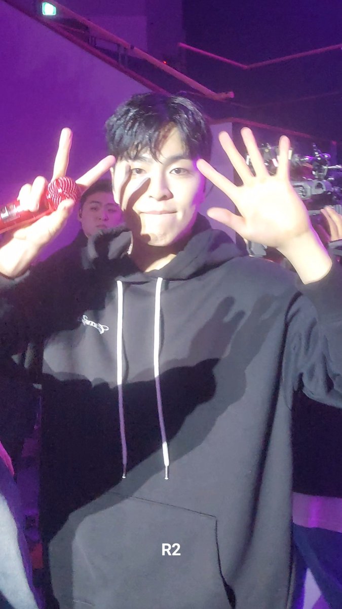 ran2com_'s tweet photo. 프라이버시 필름 끼고 있어서 화면 거의 까맣게 보였을 텐데 너무 귀요움........ㅜㅜ #구준회 https://t.co/Z7DyNeC2ba