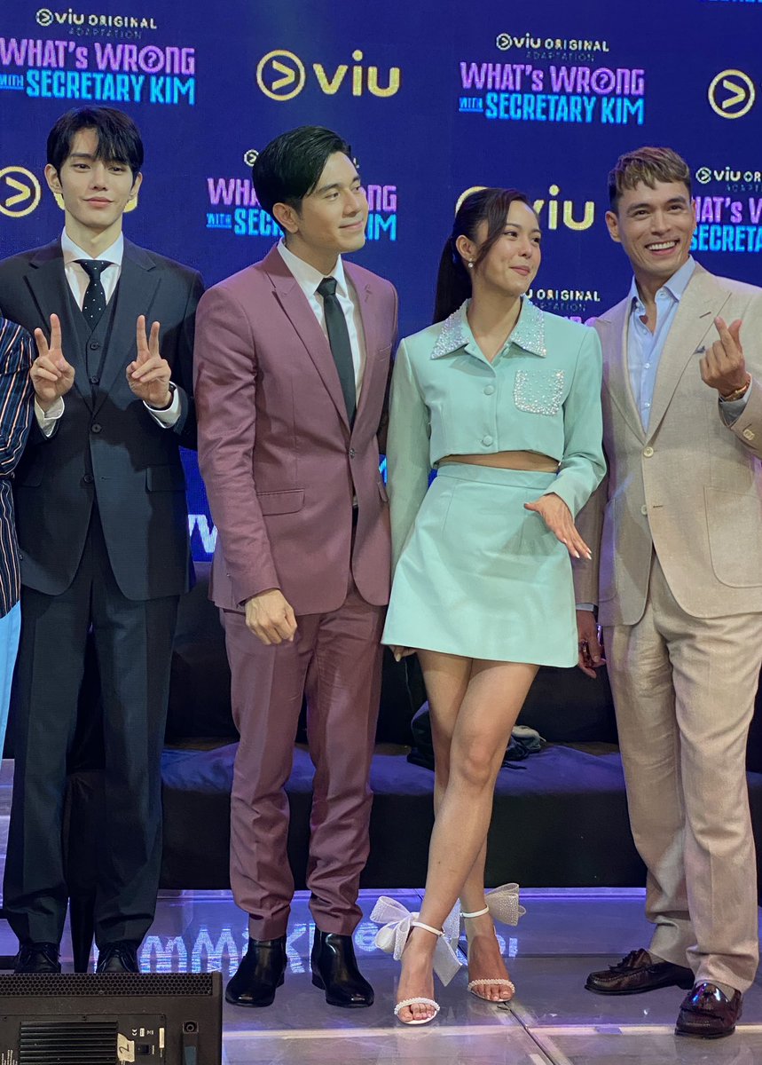 Hi there, BMC! Pogi ni @mepauloavelino! hihi! 🩵 Ansayah nila! 😉🫰🏼 @prinsesachinita @ijakecuenca @phipalmos Kim Won-shik #WhatsWrongWithSecretaryKim #WWWSKMediaCon #WWWSK #WWWSKPH @DreamscapePH Streaming March 18 on @Viu_PH! 🩷