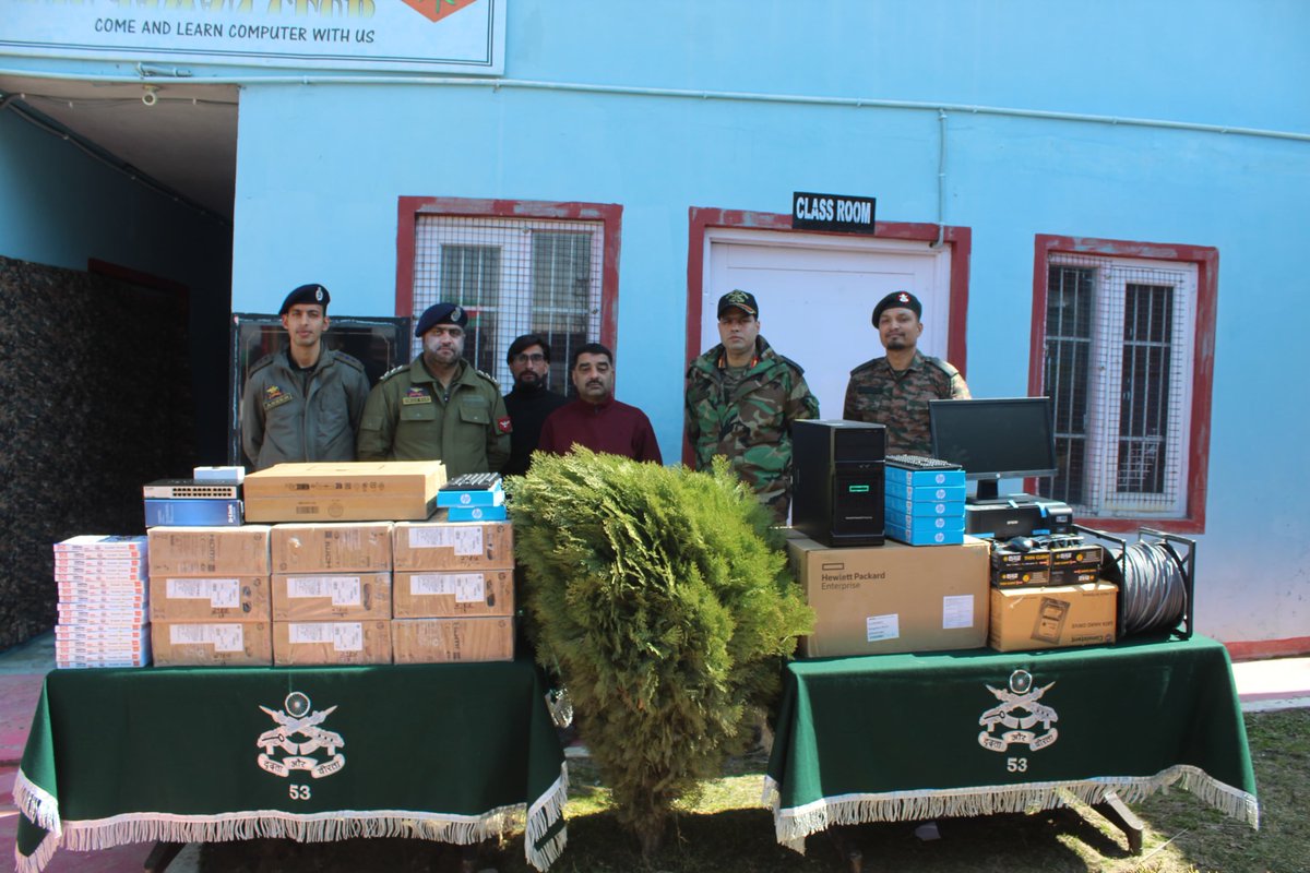 ham_watan6's tweet photo. #Chinar9jawan club at Nagam, Budgam affiliated with NSDC was upgraded by the #IndianArmy with better computers and accessories to deliver high quality training and skill development to # local youth.

#IndianArmyCares #Chinar #NC https://t.co/mvmTSP4zE0